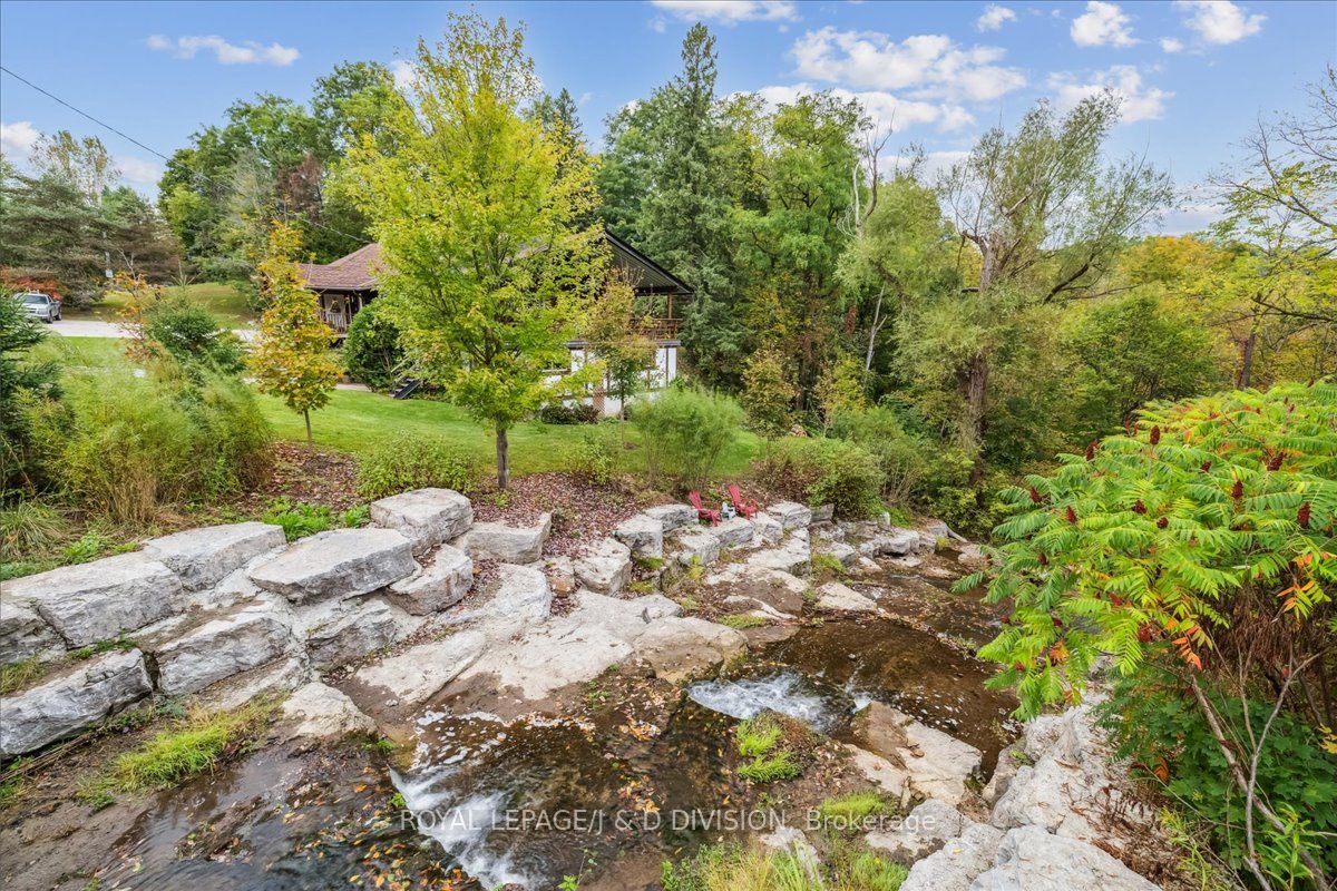 7095 Guelph Line