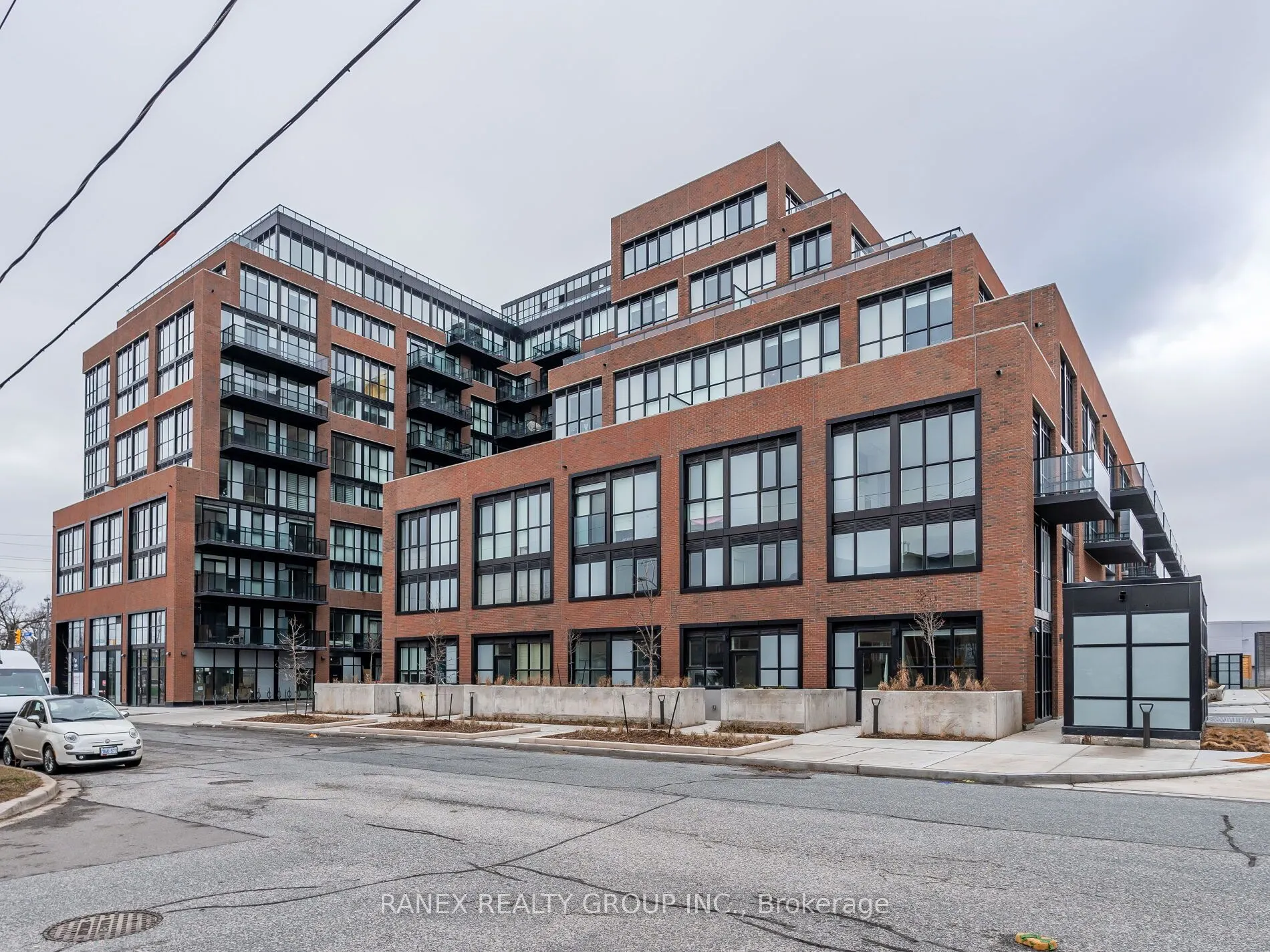 2300 St Clair Avenue W #723
