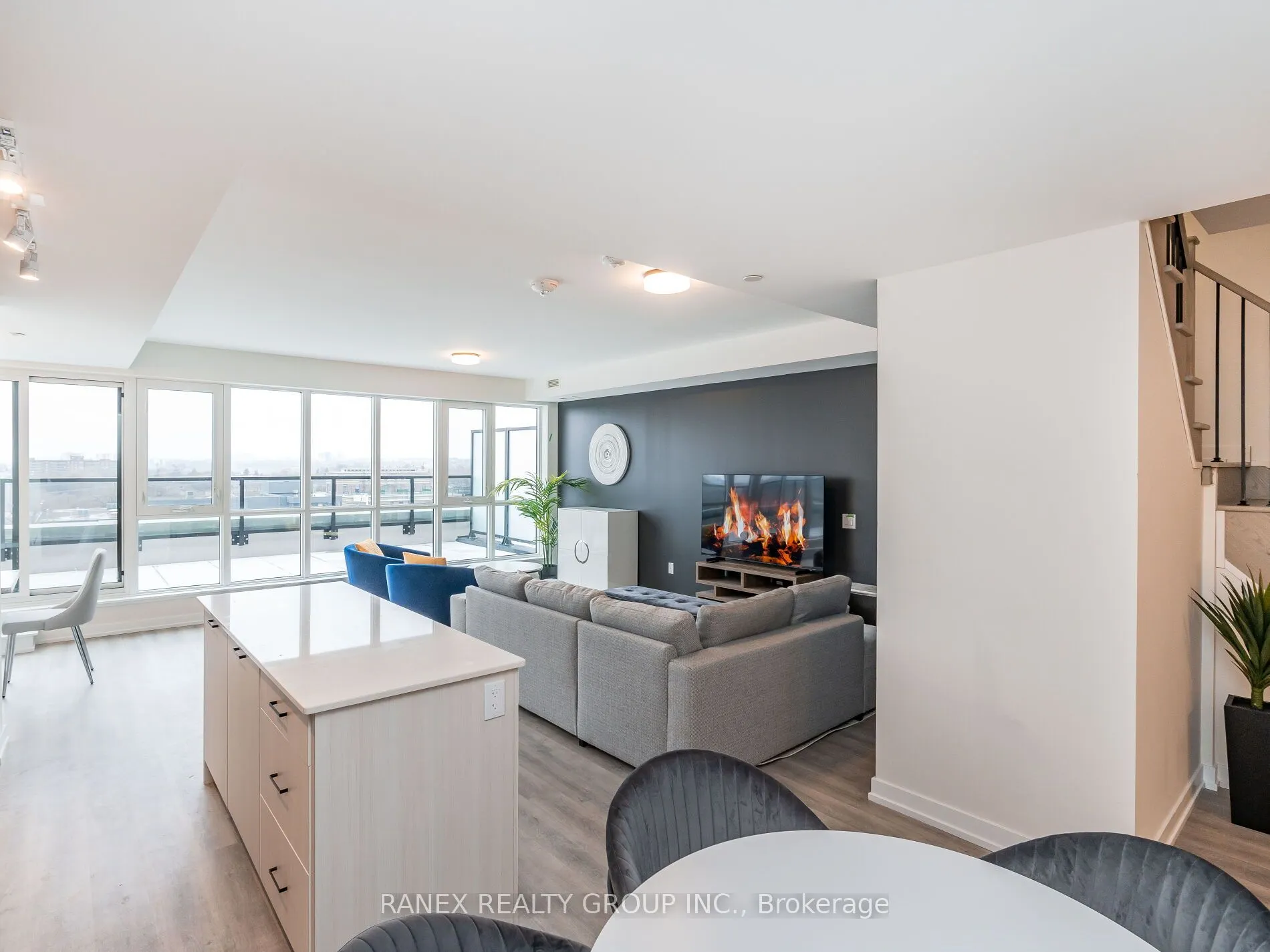 2300 St Clair Avenue W #723