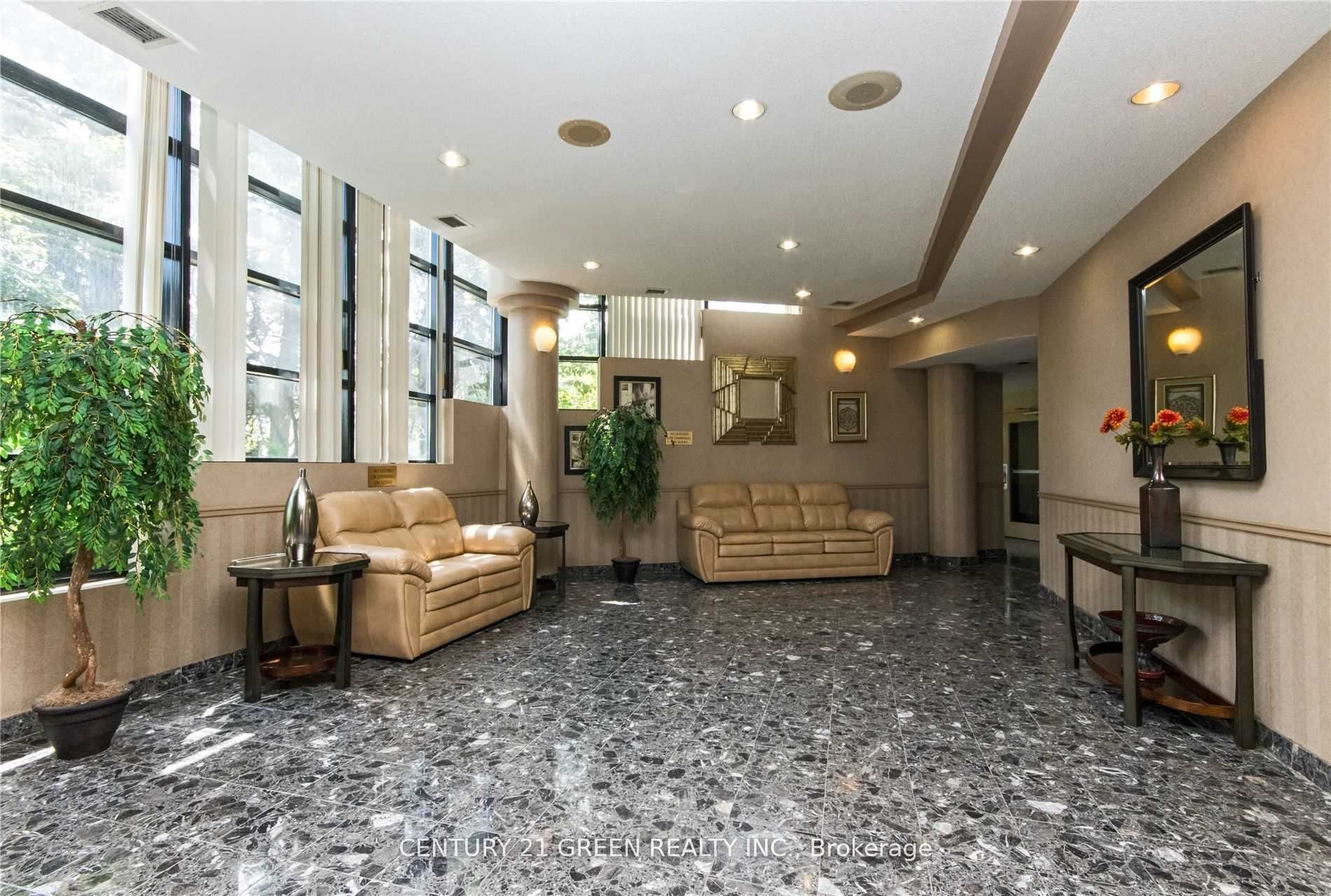 25 Trailwood Drive, #1002