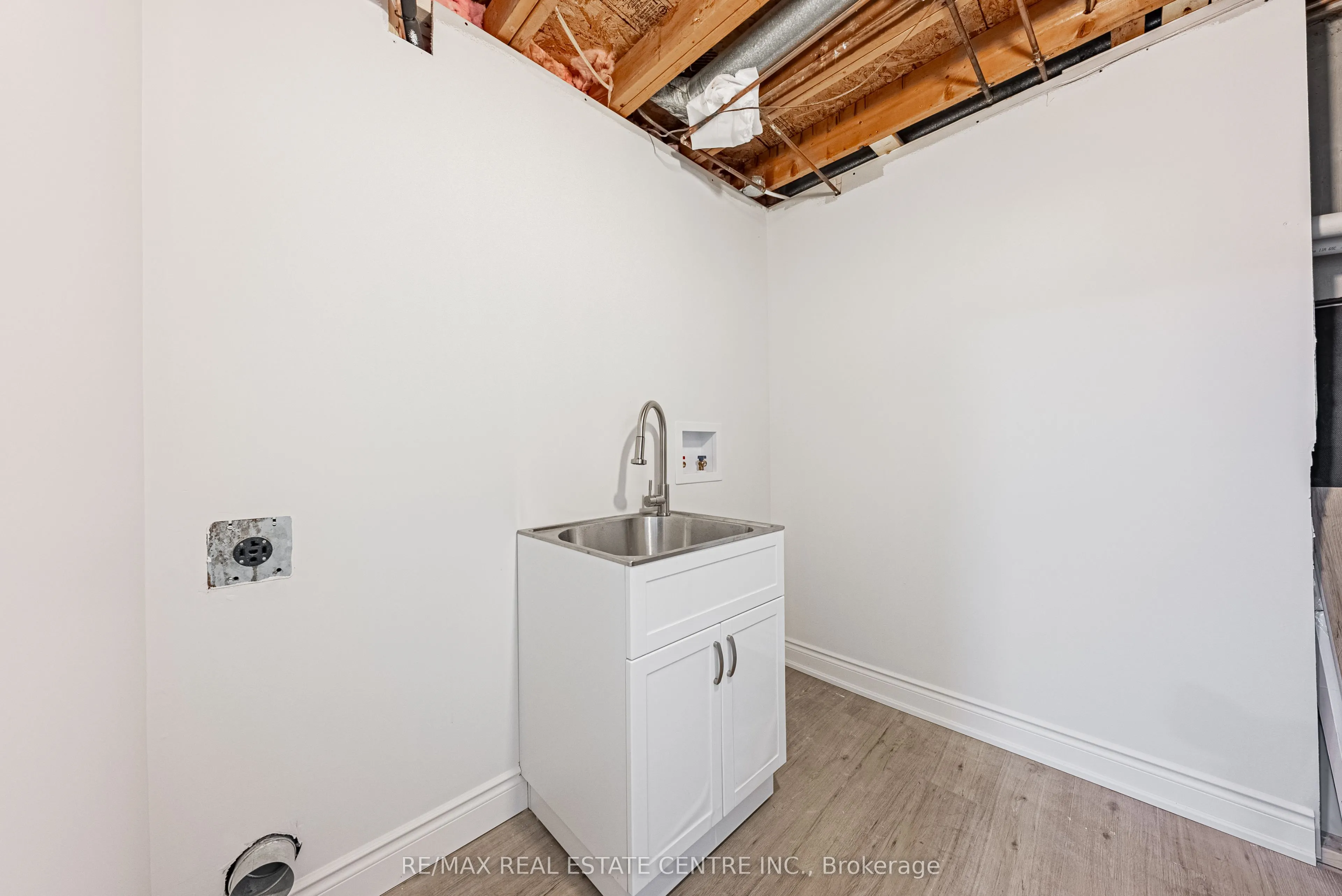 479 Ontario Street N #59