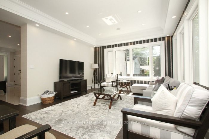 375 Arden Crescent