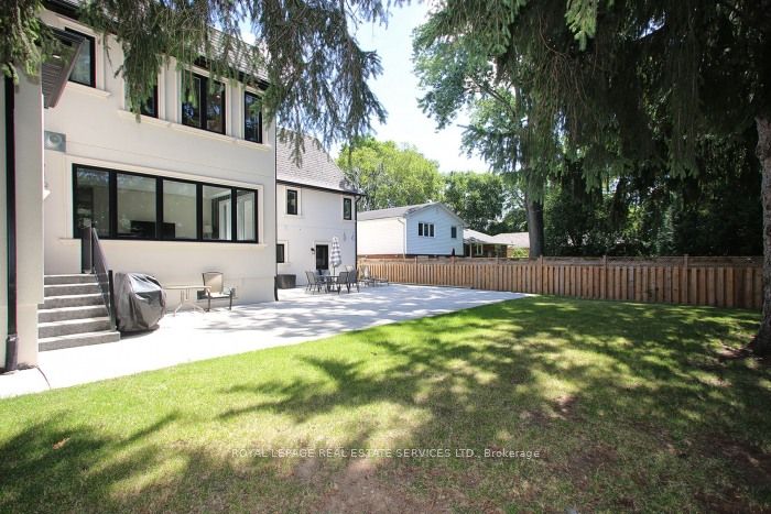 375 Arden Crescent
