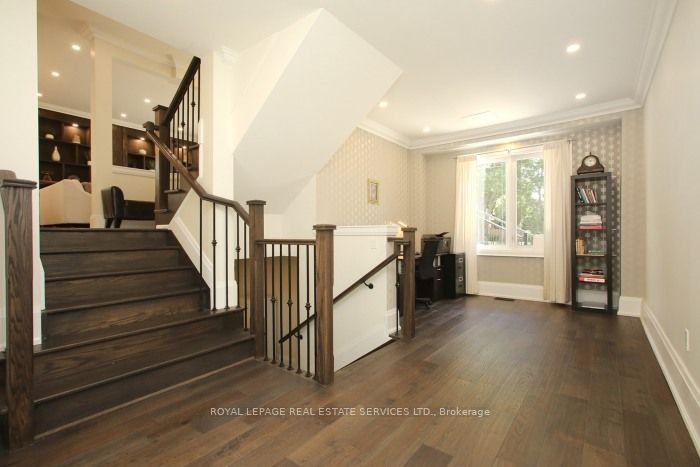 375 Arden Crescent