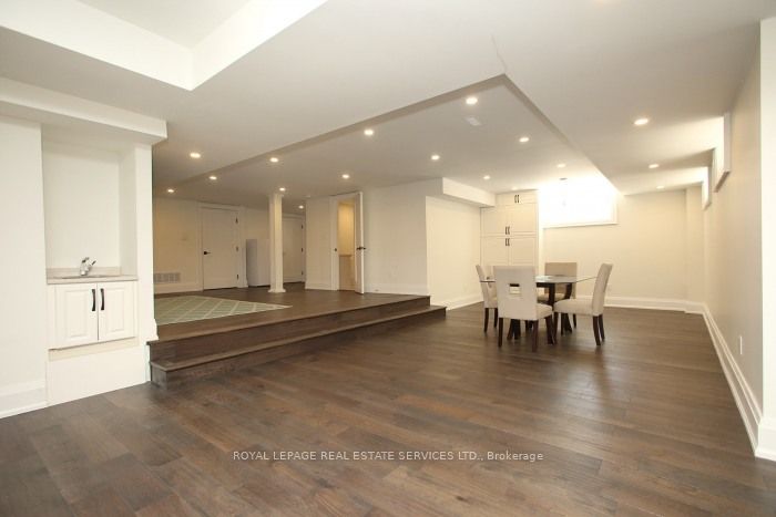 375 Arden Crescent