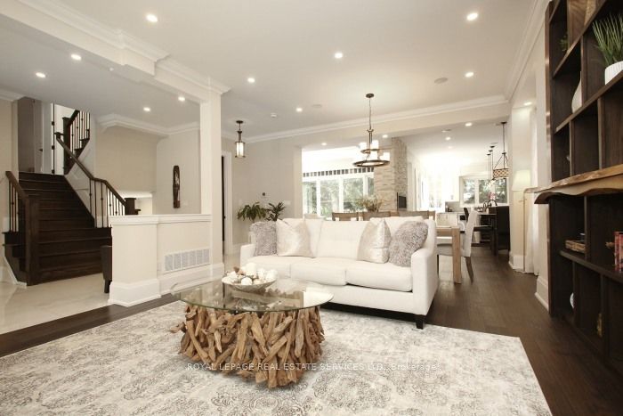 375 Arden Crescent