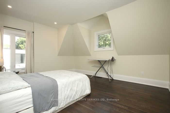 375 Arden Crescent