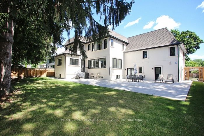 375 Arden Crescent
