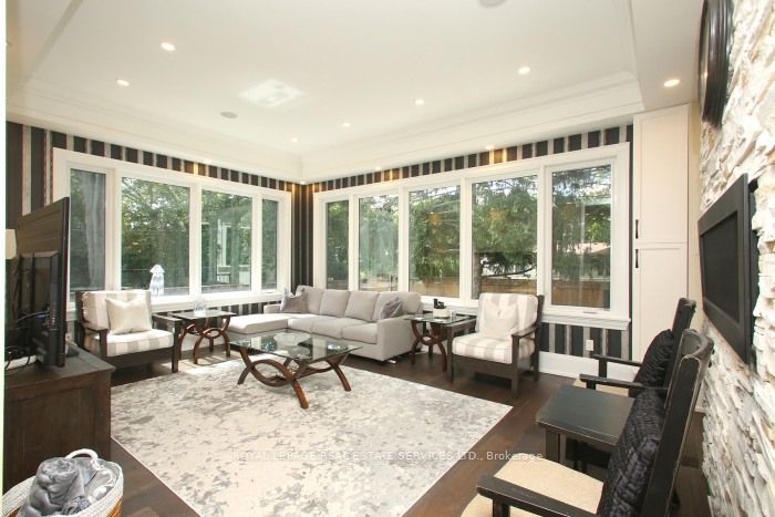 375 Arden Crescent