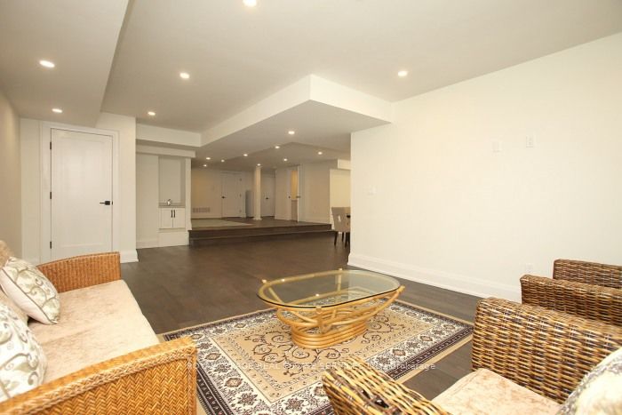 375 Arden Crescent