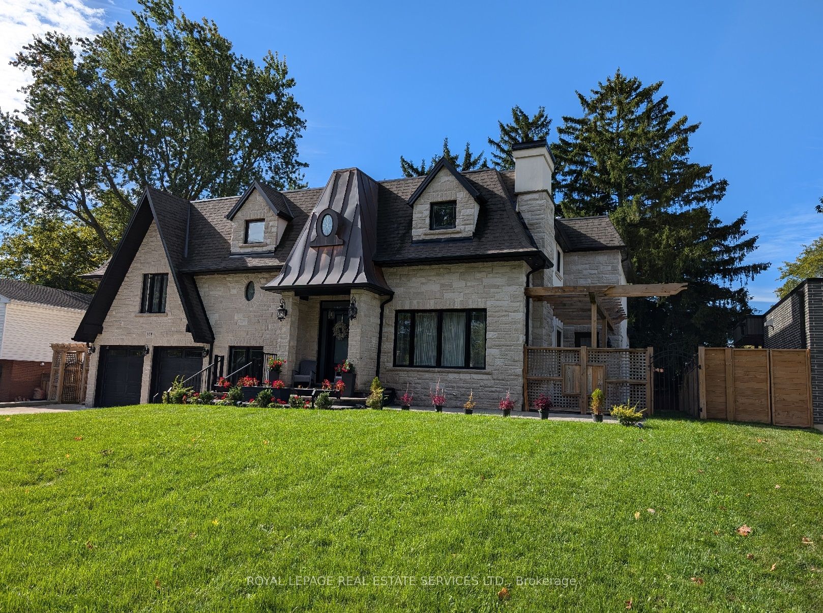375 Arden Crescent