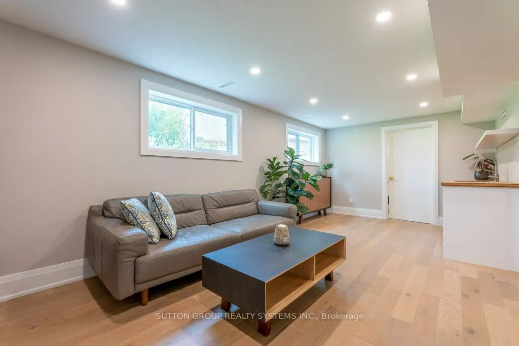1264 Landfair Crescent