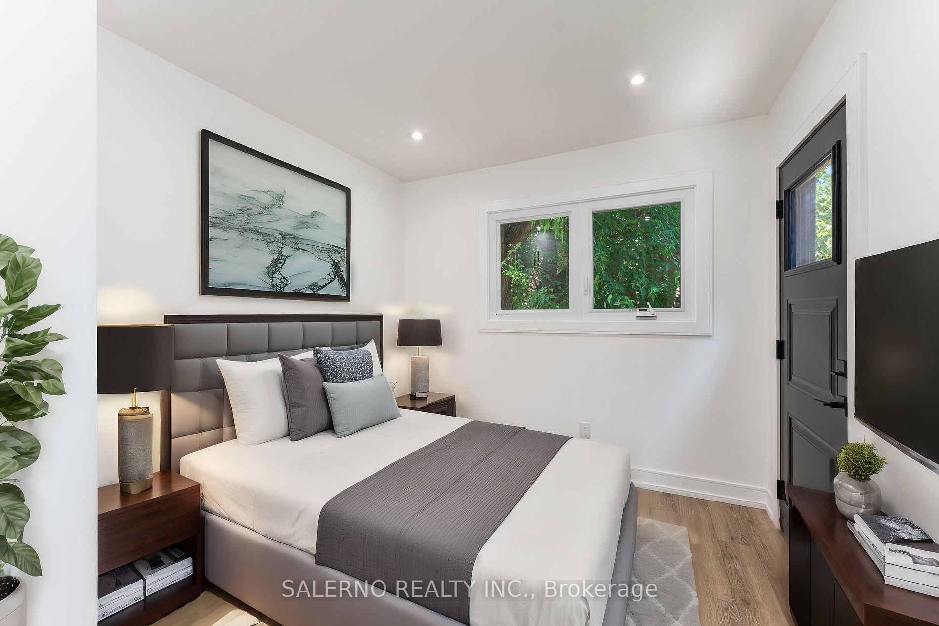 1448 Bloor Street W
