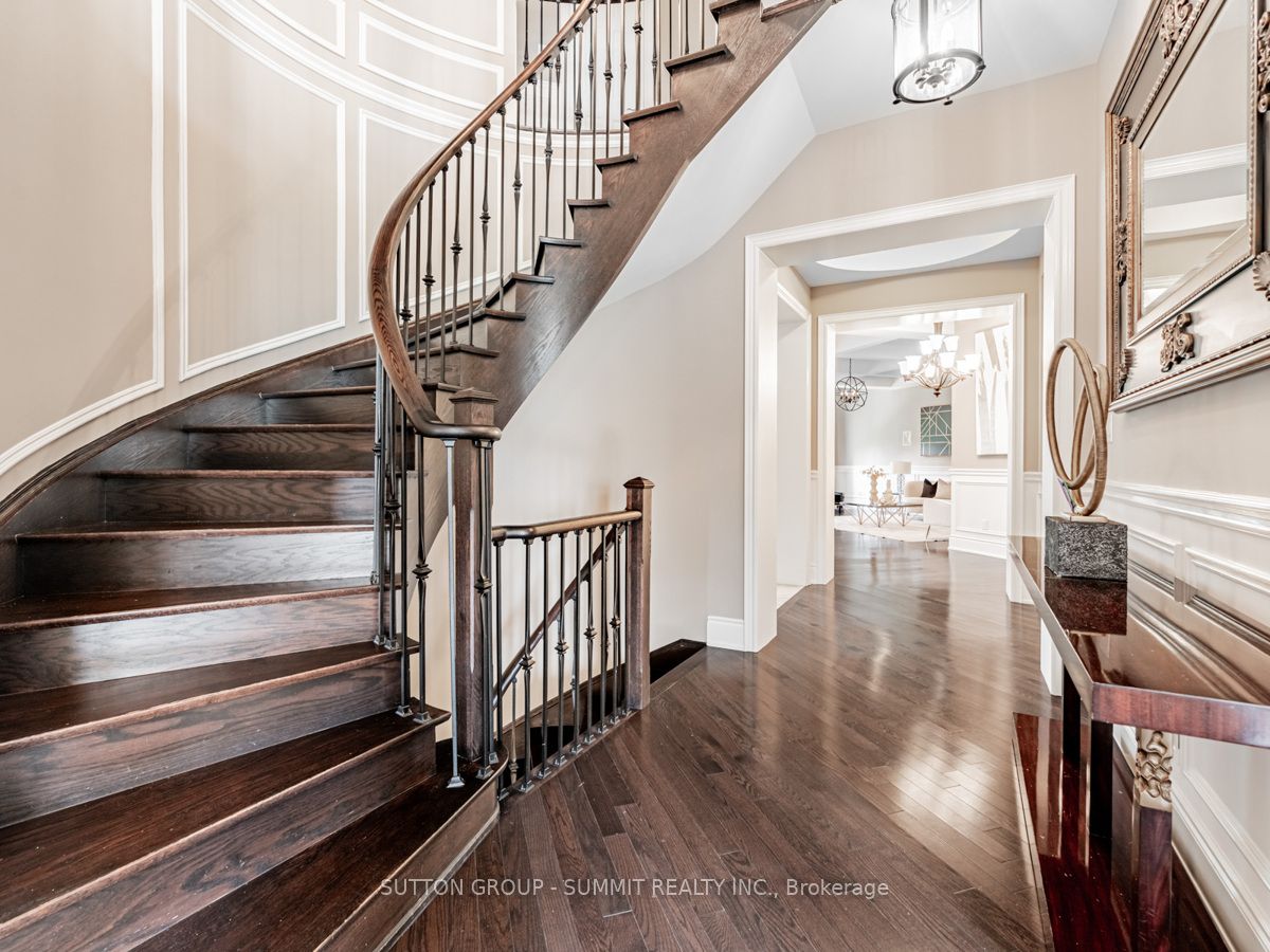 54 Viewmount Crescent