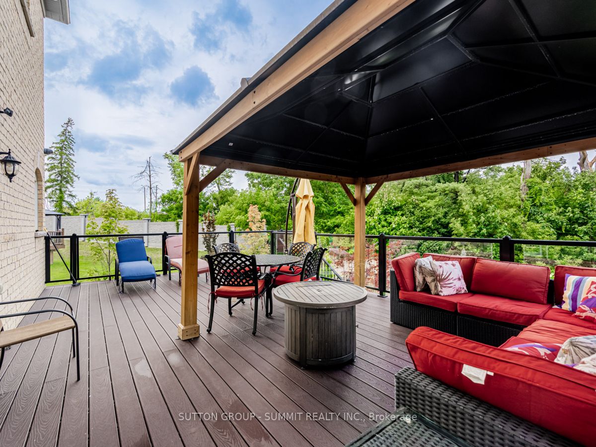 54 Viewmount Crescent