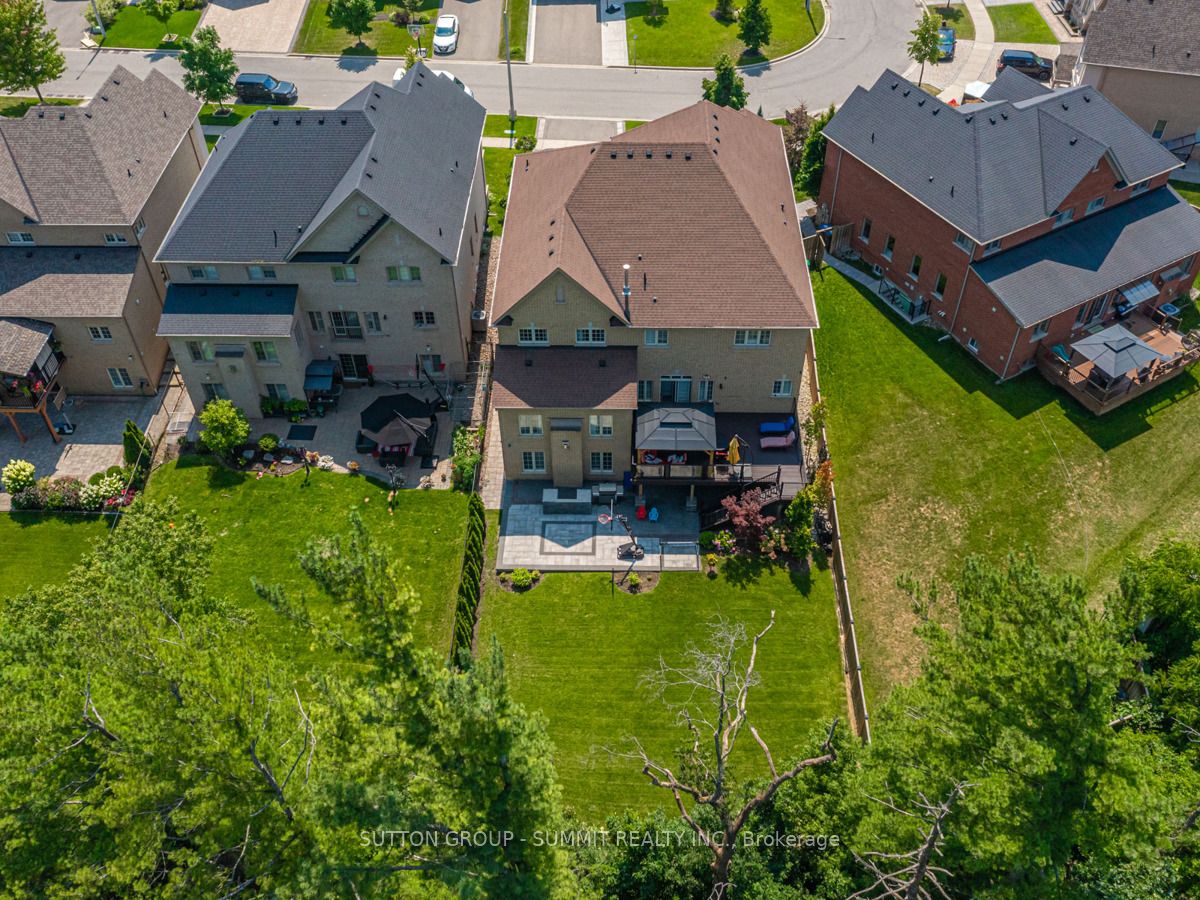 54 Viewmount Crescent