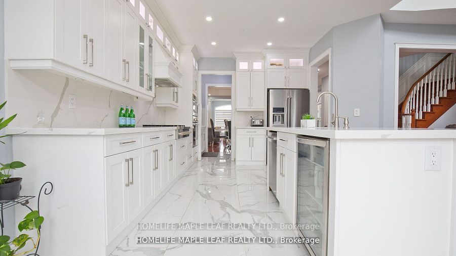44 Eaglesprings Crescent