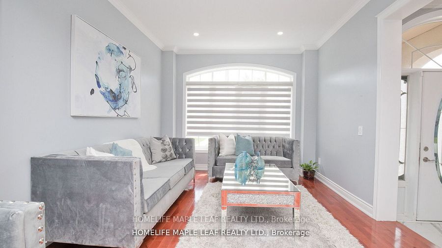 44 Eaglesprings Crescent