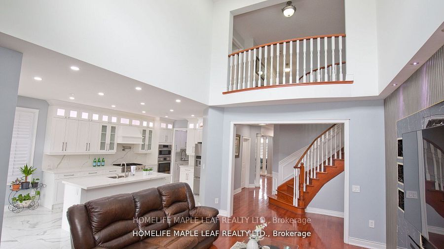 44 Eaglesprings Crescent