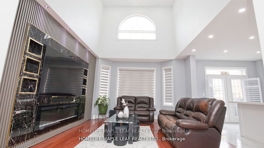 44 Eaglesprings Crescent