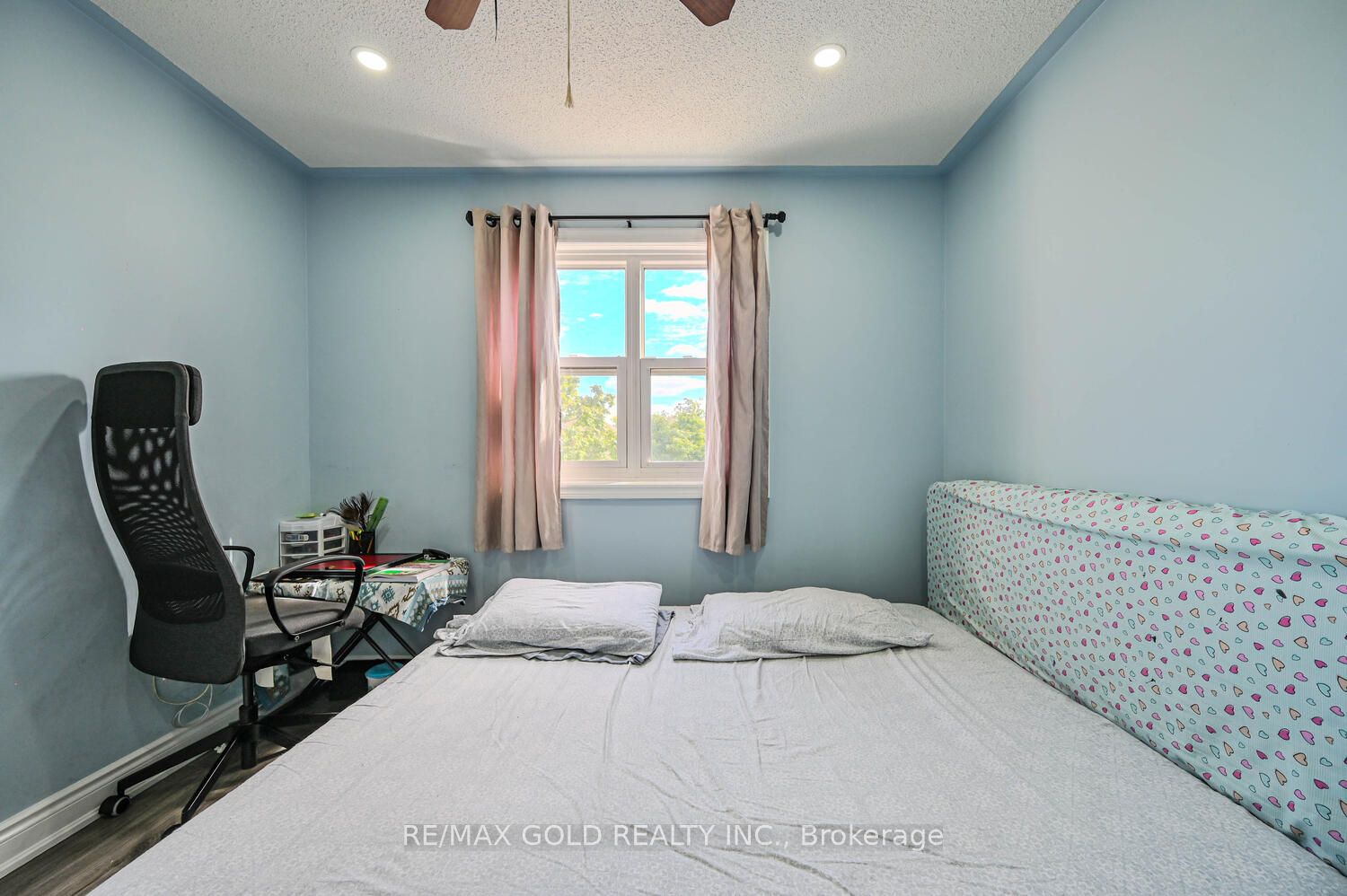 39 Blue Spruce Street