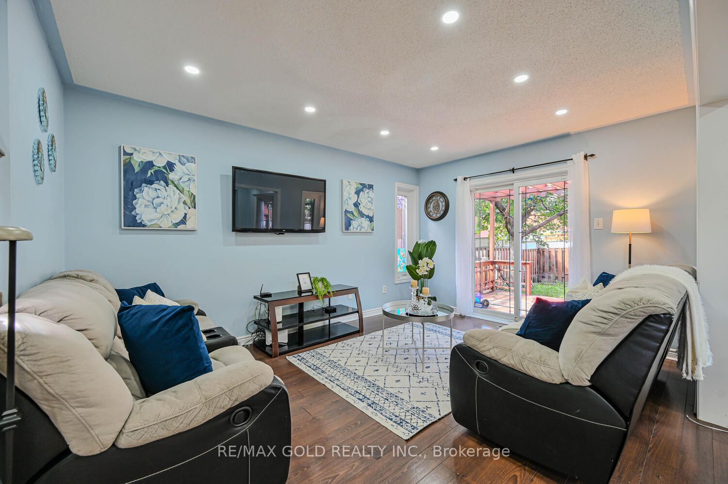 39 Blue Spruce Street