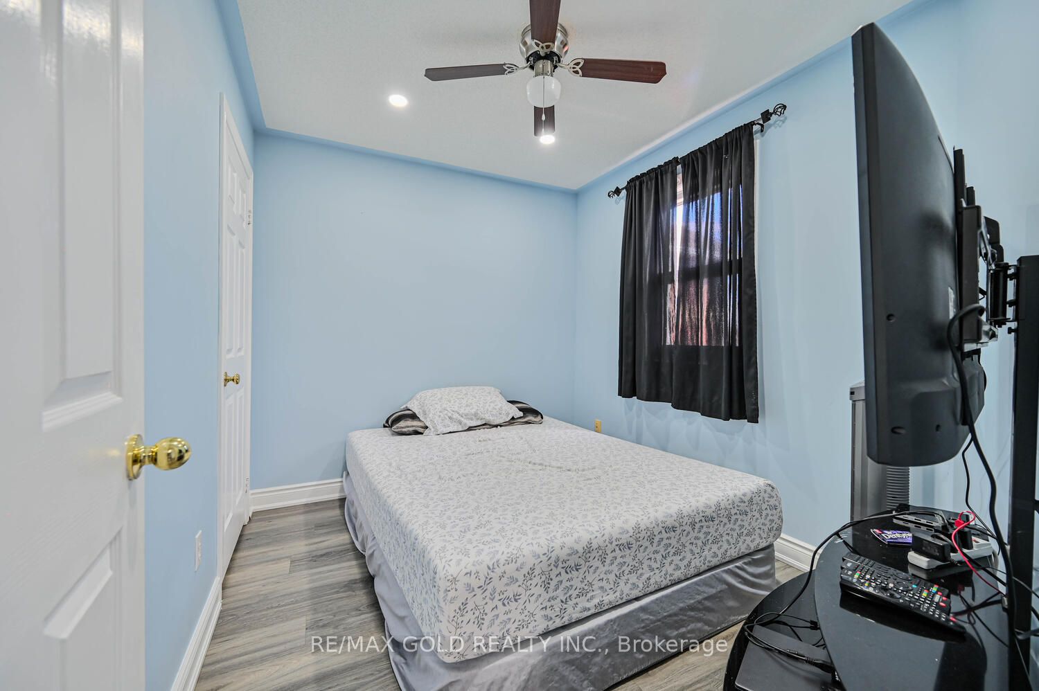 39 Blue Spruce Street