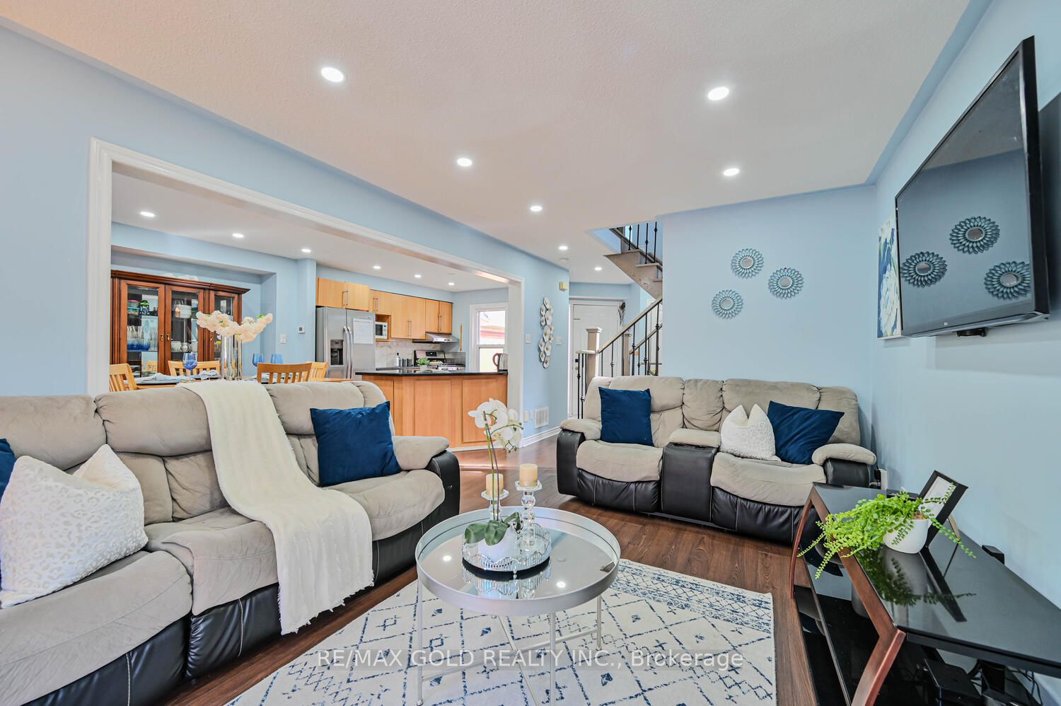 39 Blue Spruce Street