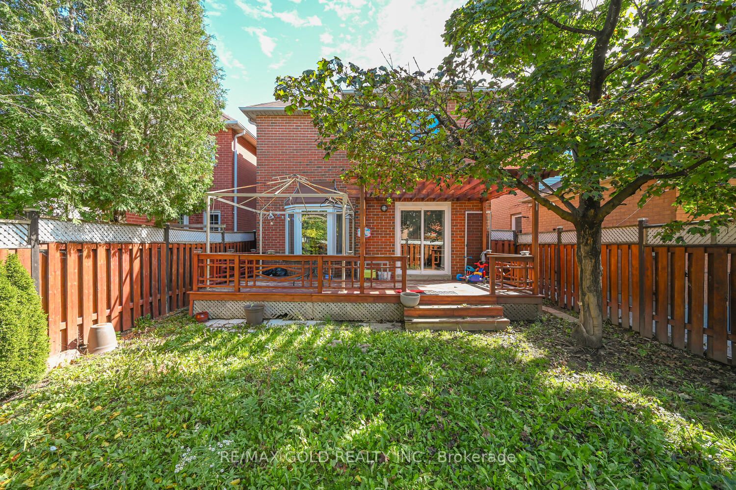 39 Blue Spruce Street