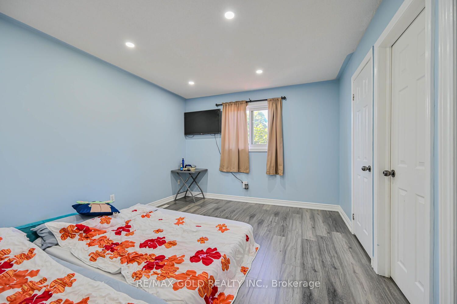 39 Blue Spruce Street