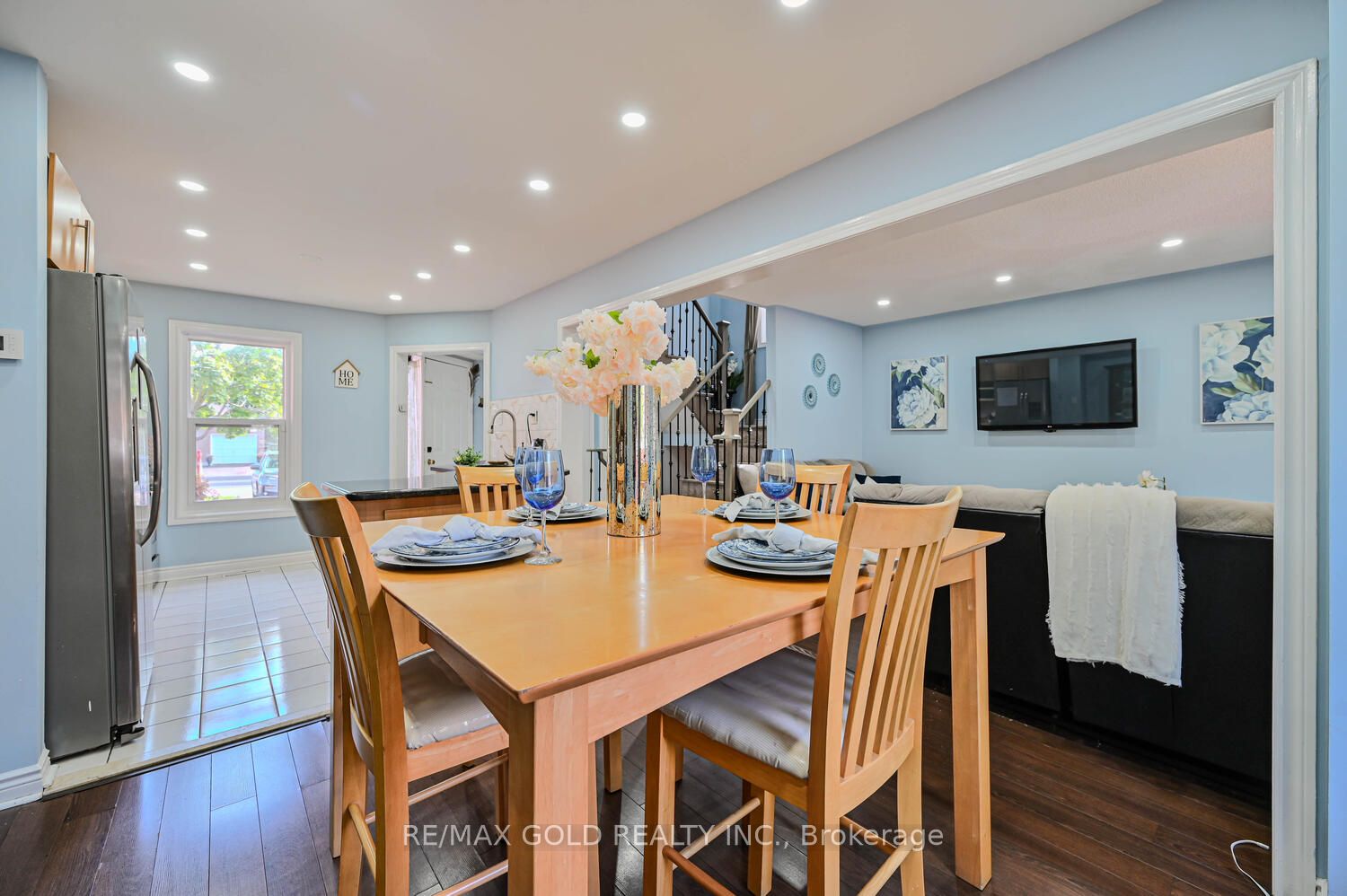 39 Blue Spruce Street