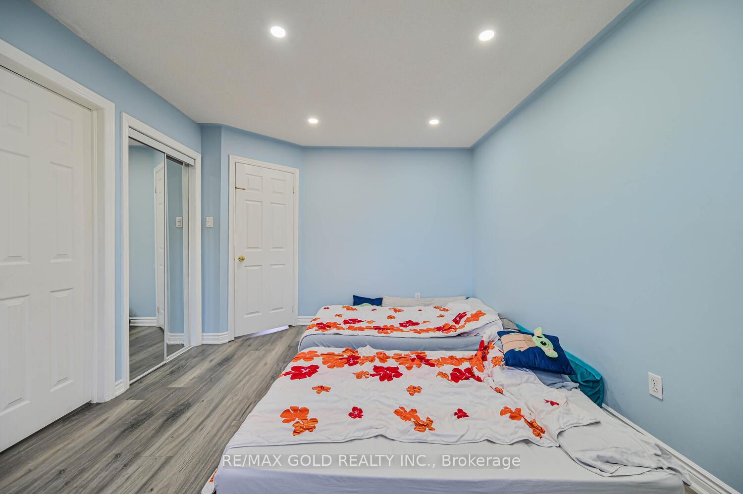 39 Blue Spruce Street
