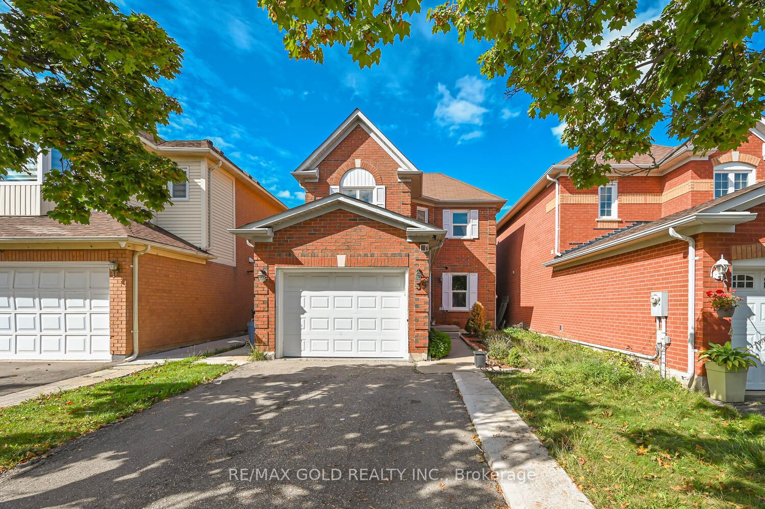 39 Blue Spruce Street