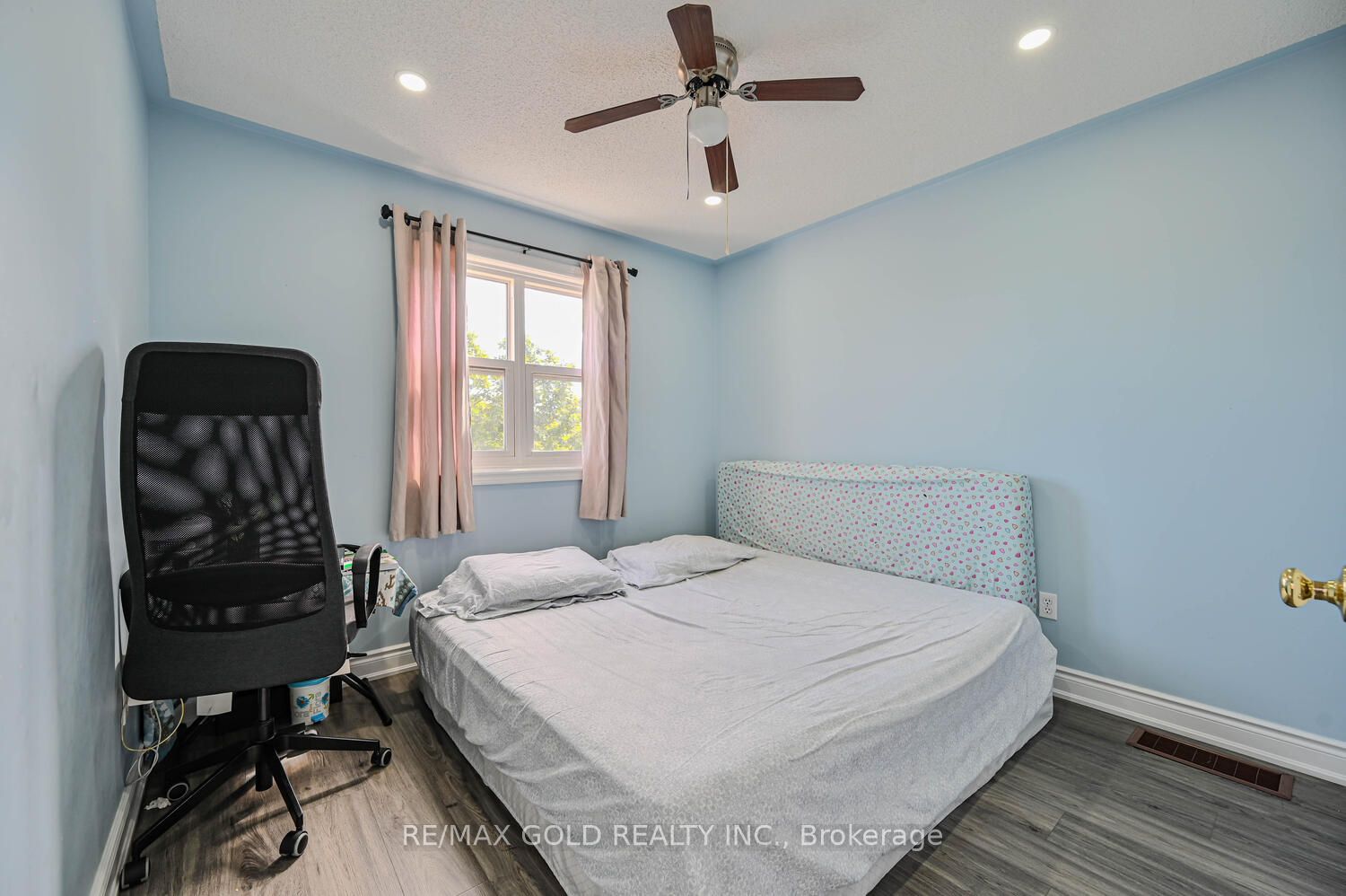39 Blue Spruce Street