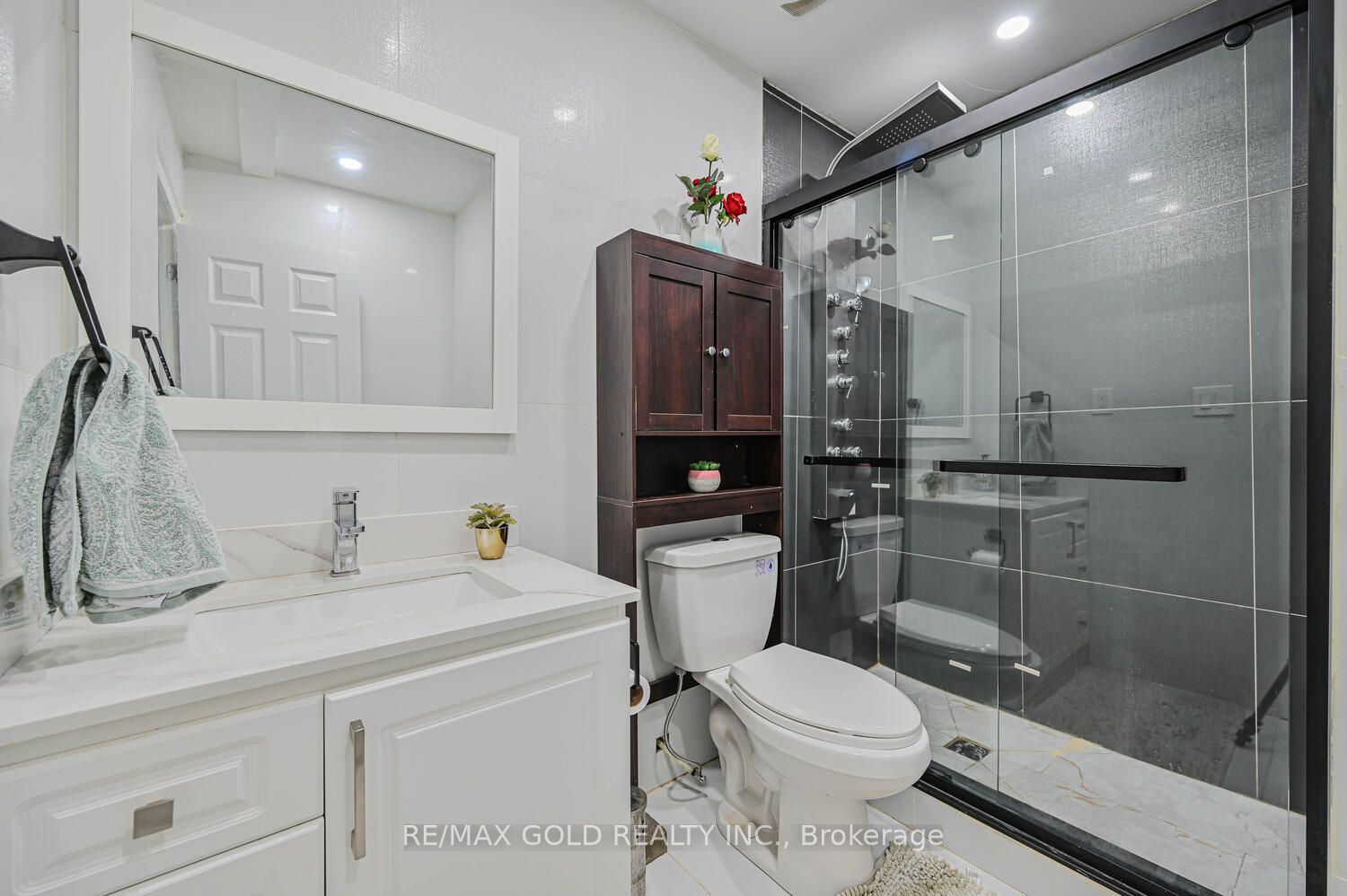 39 Blue Spruce Street