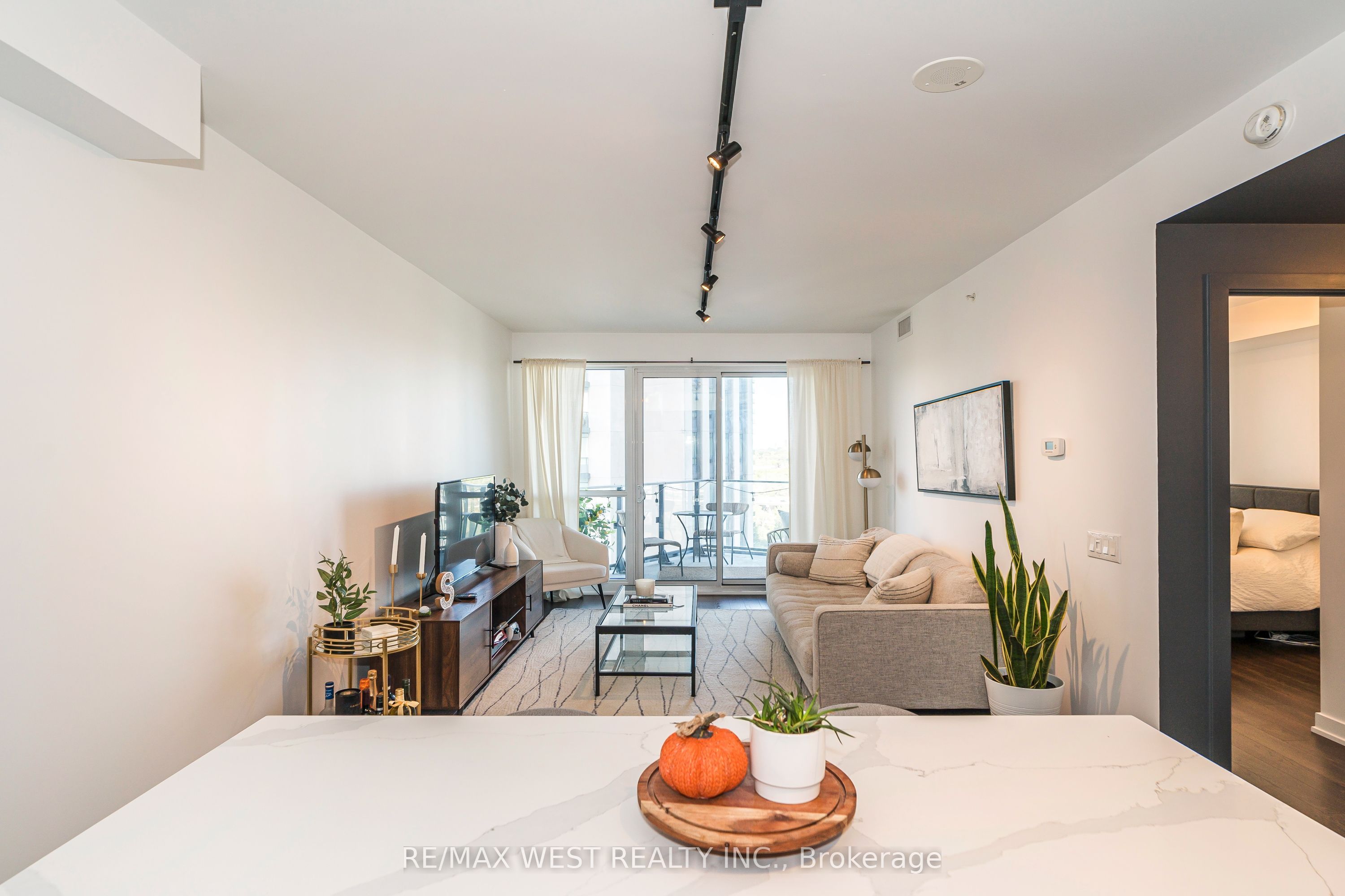 10 Park Lawn Road #1705