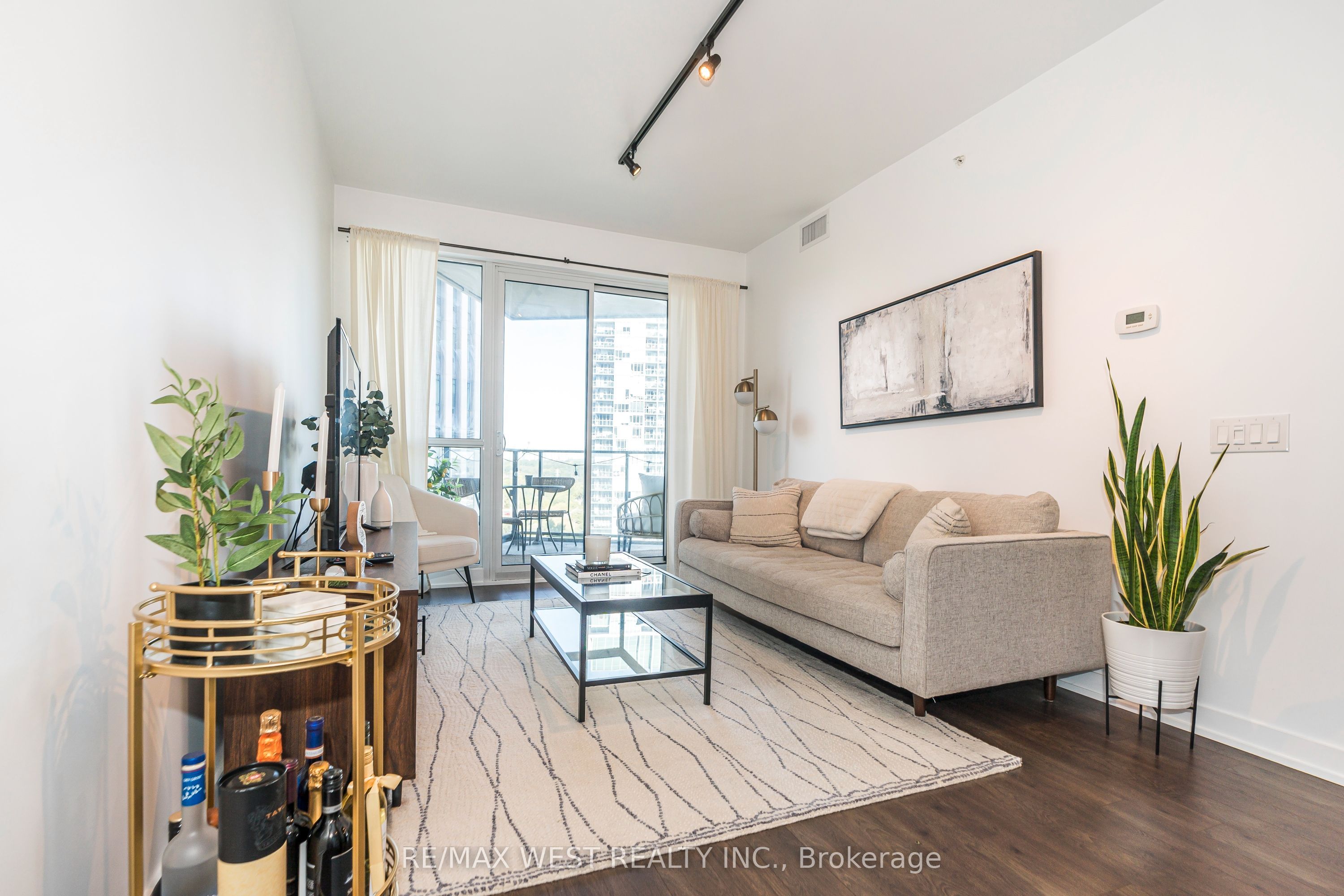 10 Park Lawn Road #1705