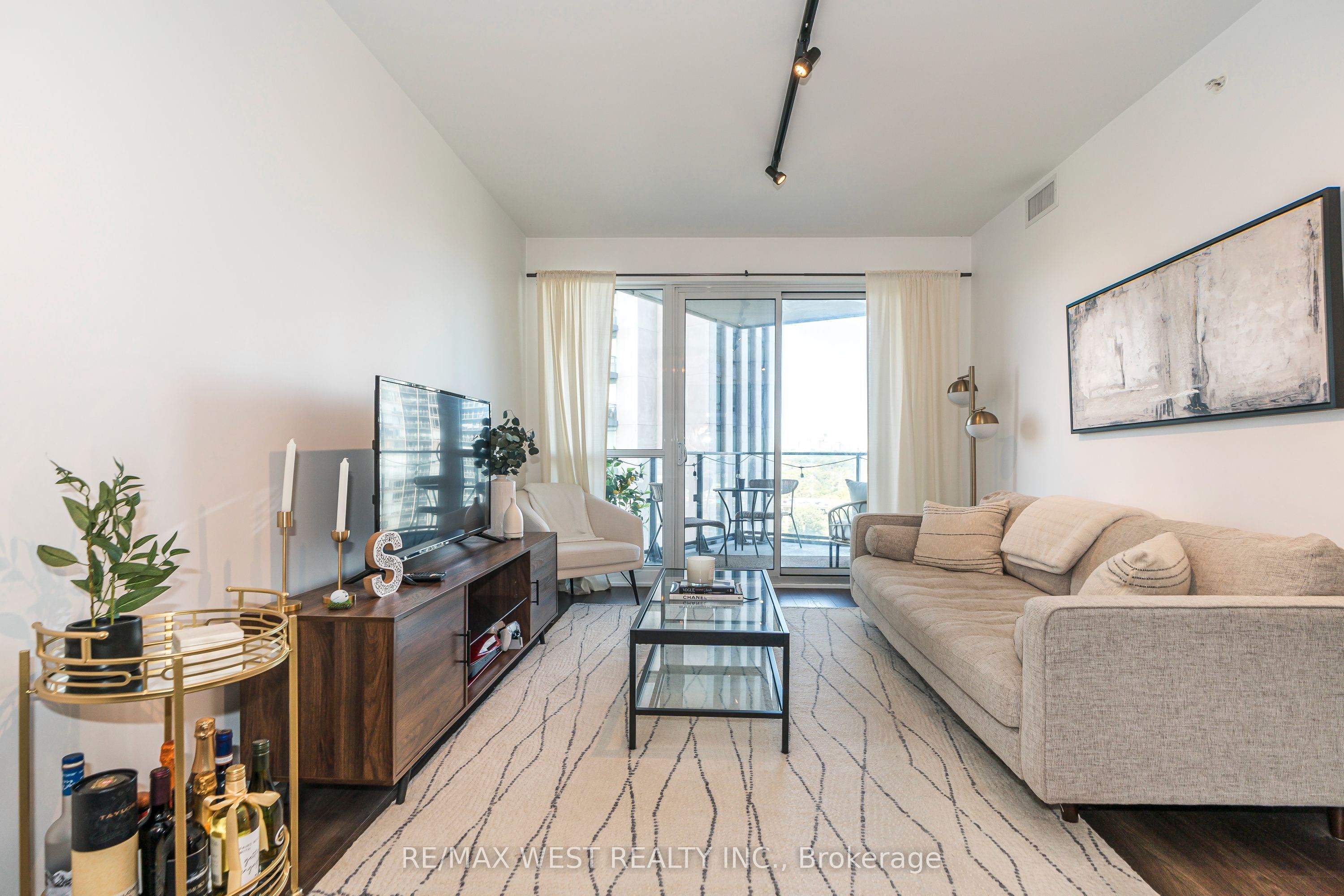 10 Park Lawn Road #1705