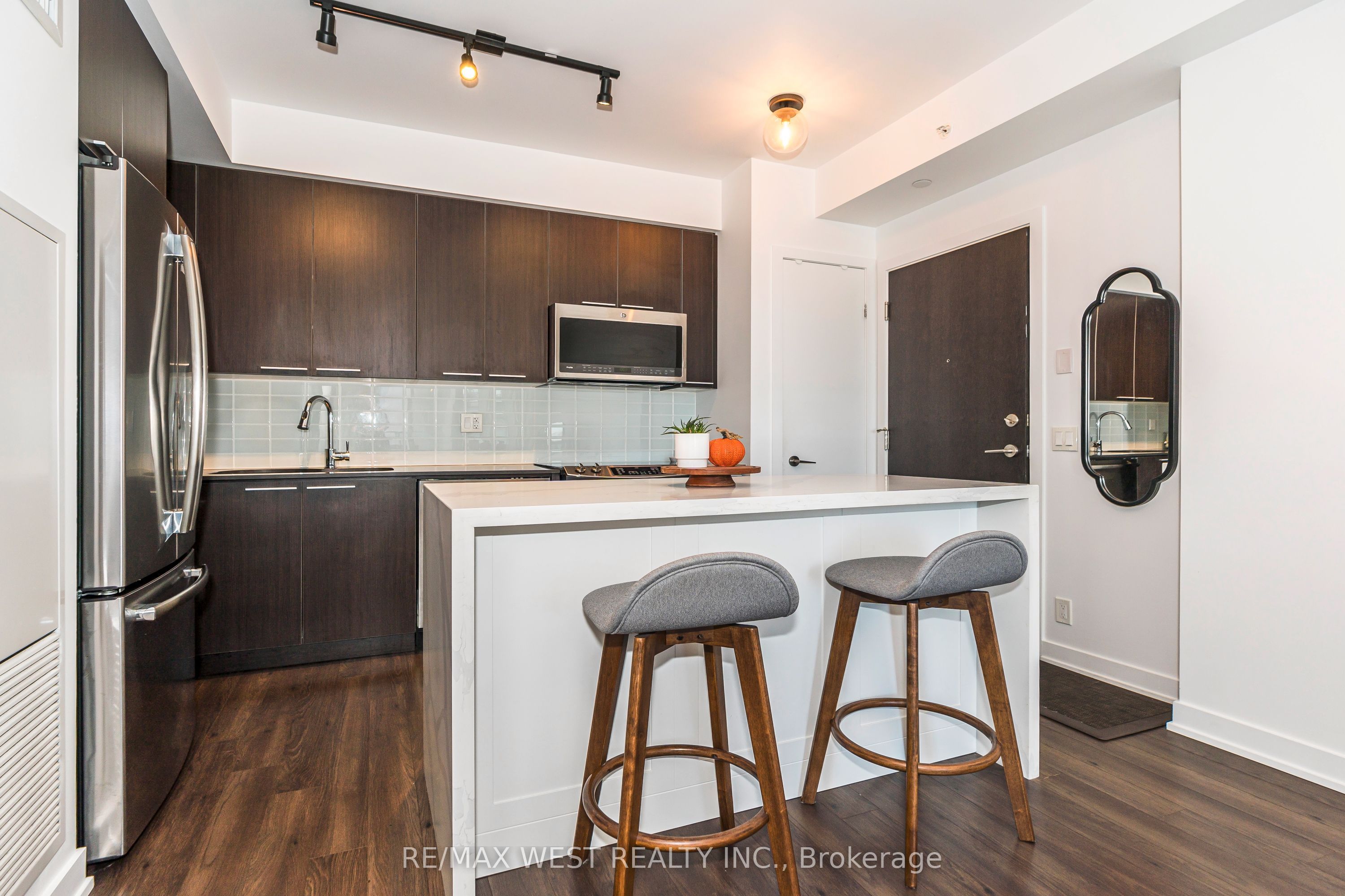 10 Park Lawn Road #1705