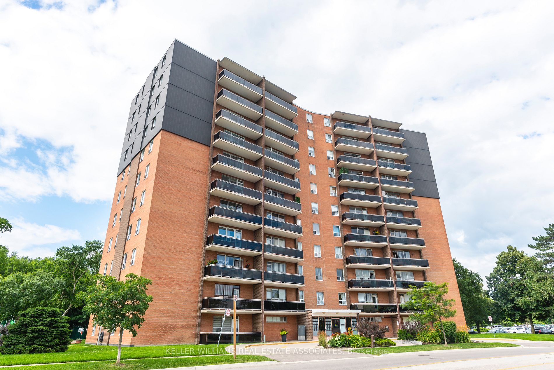 3145 Queen Frederica Drive, #802