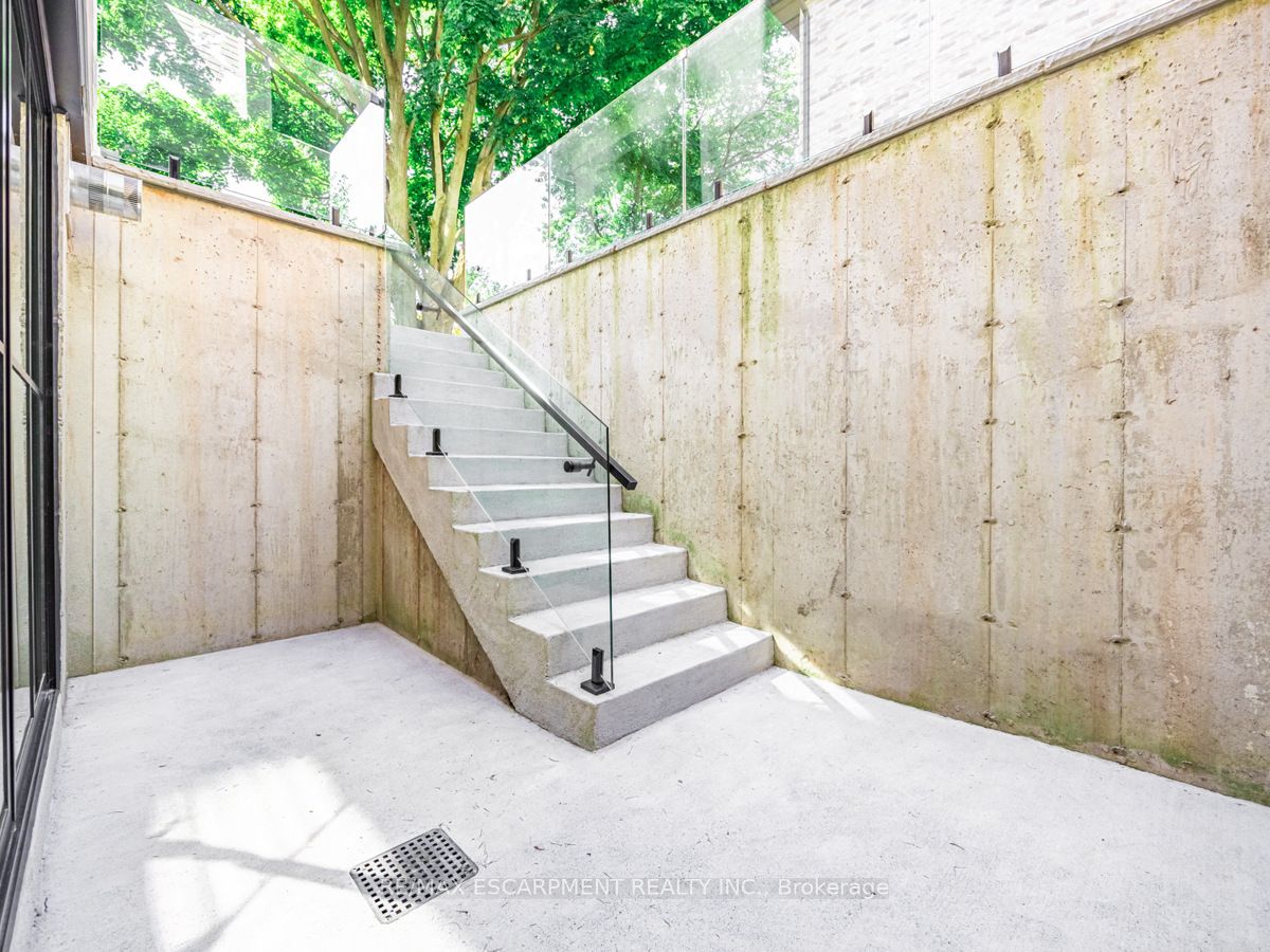 542 Warminster Drive