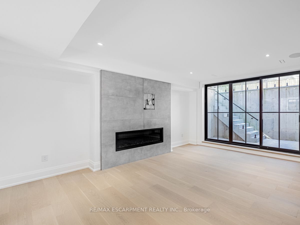 542 Warminster Drive