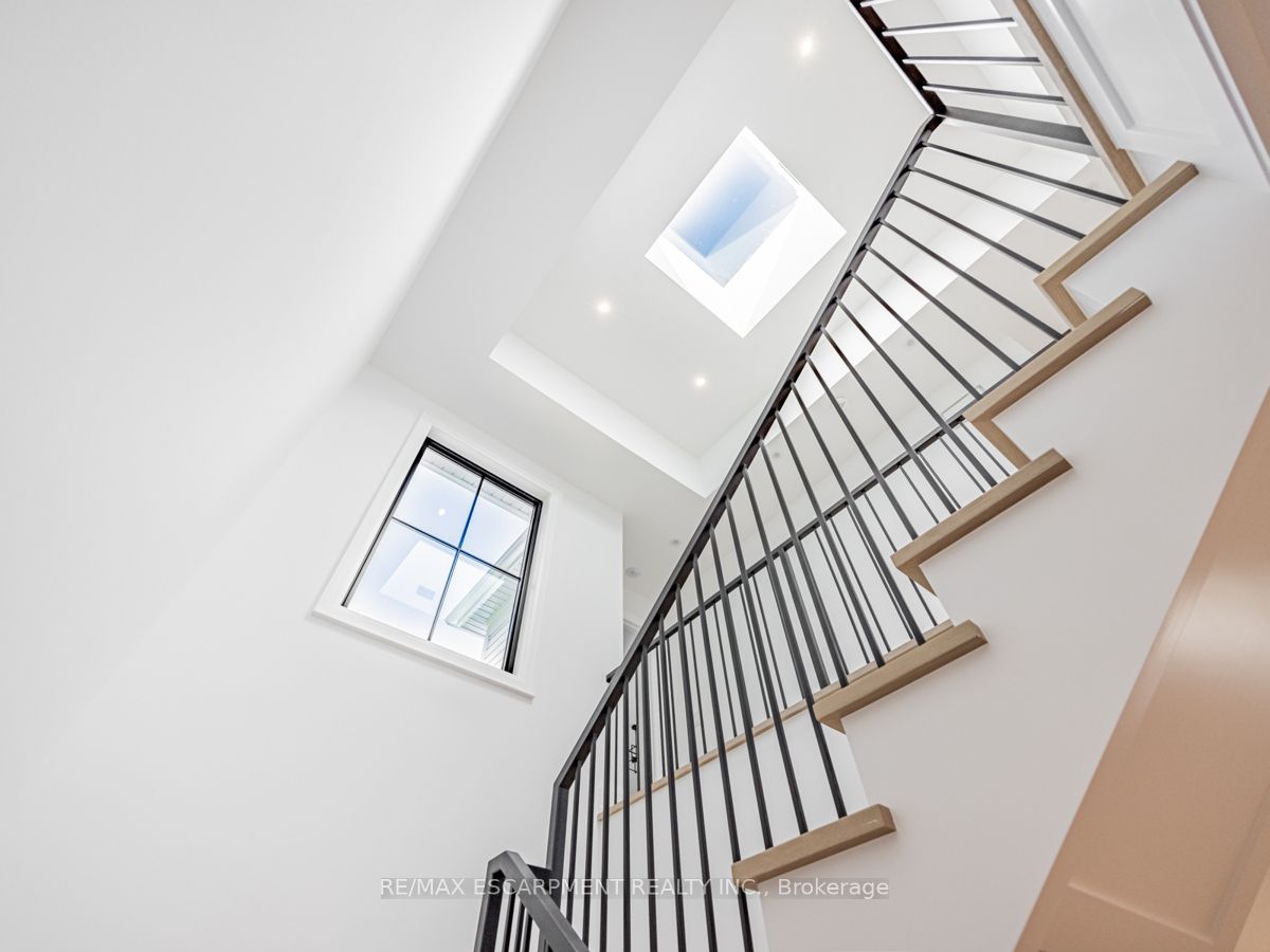 542 Warminster Drive