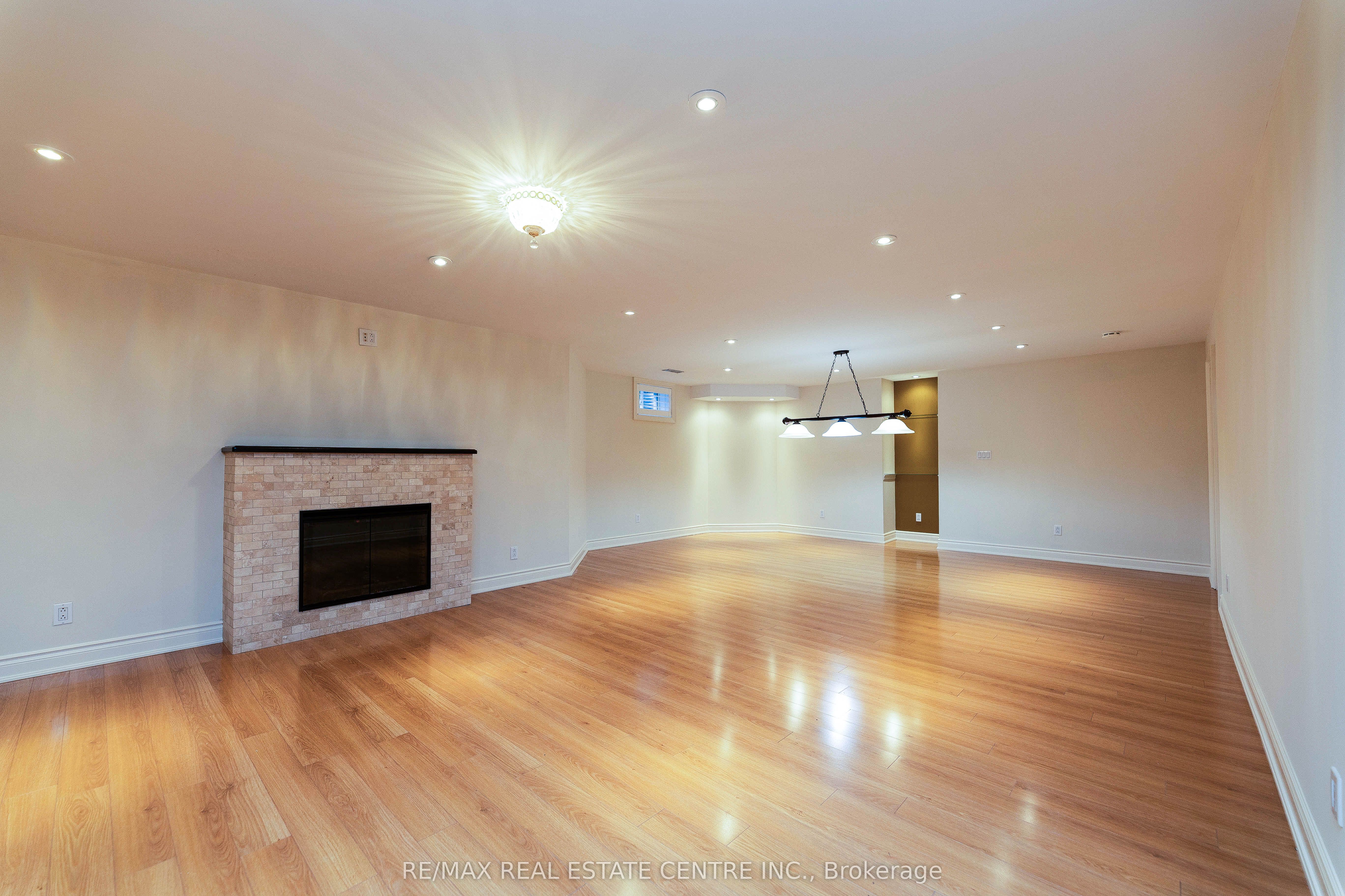 645 Cranleigh Court