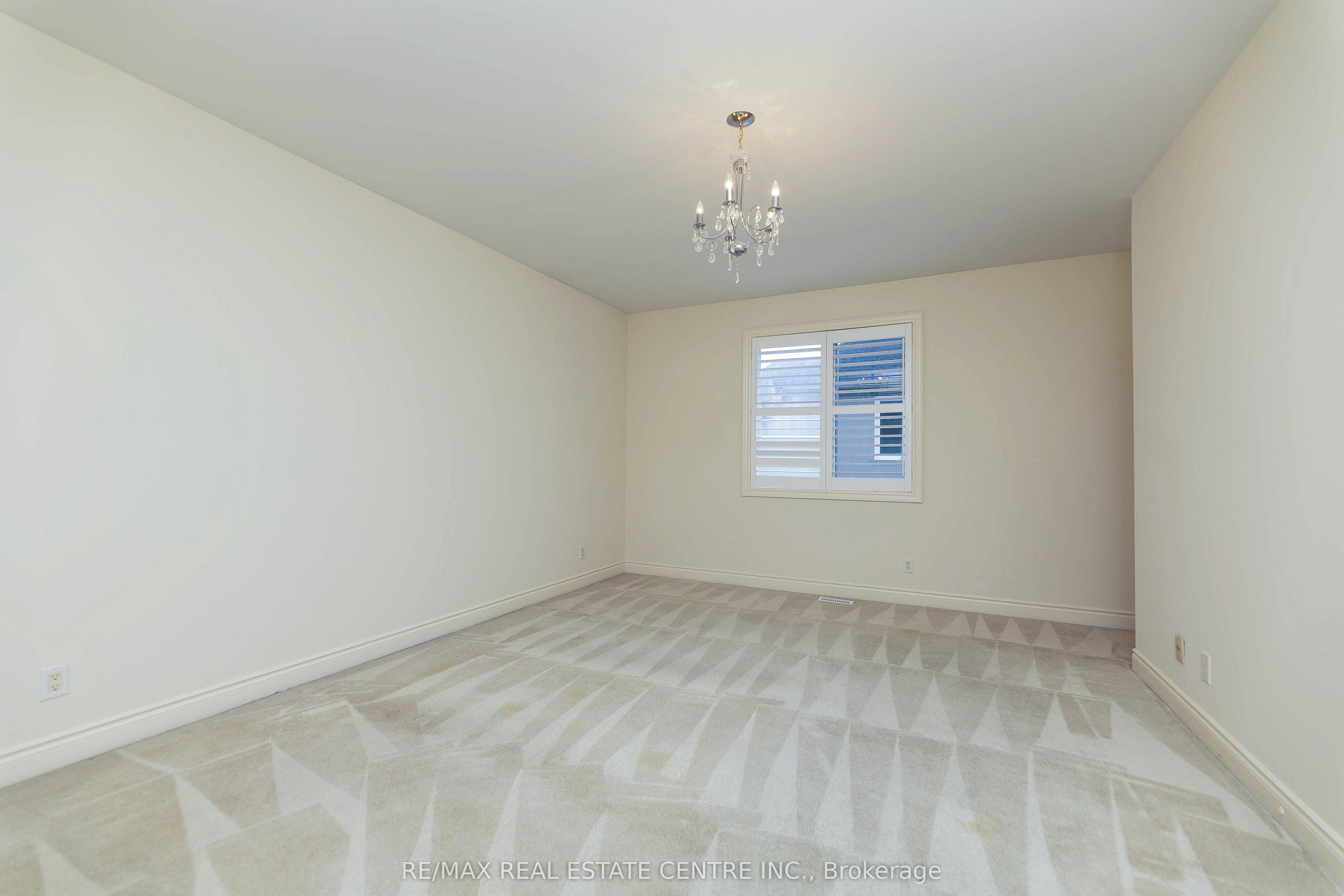 645 Cranleigh Court