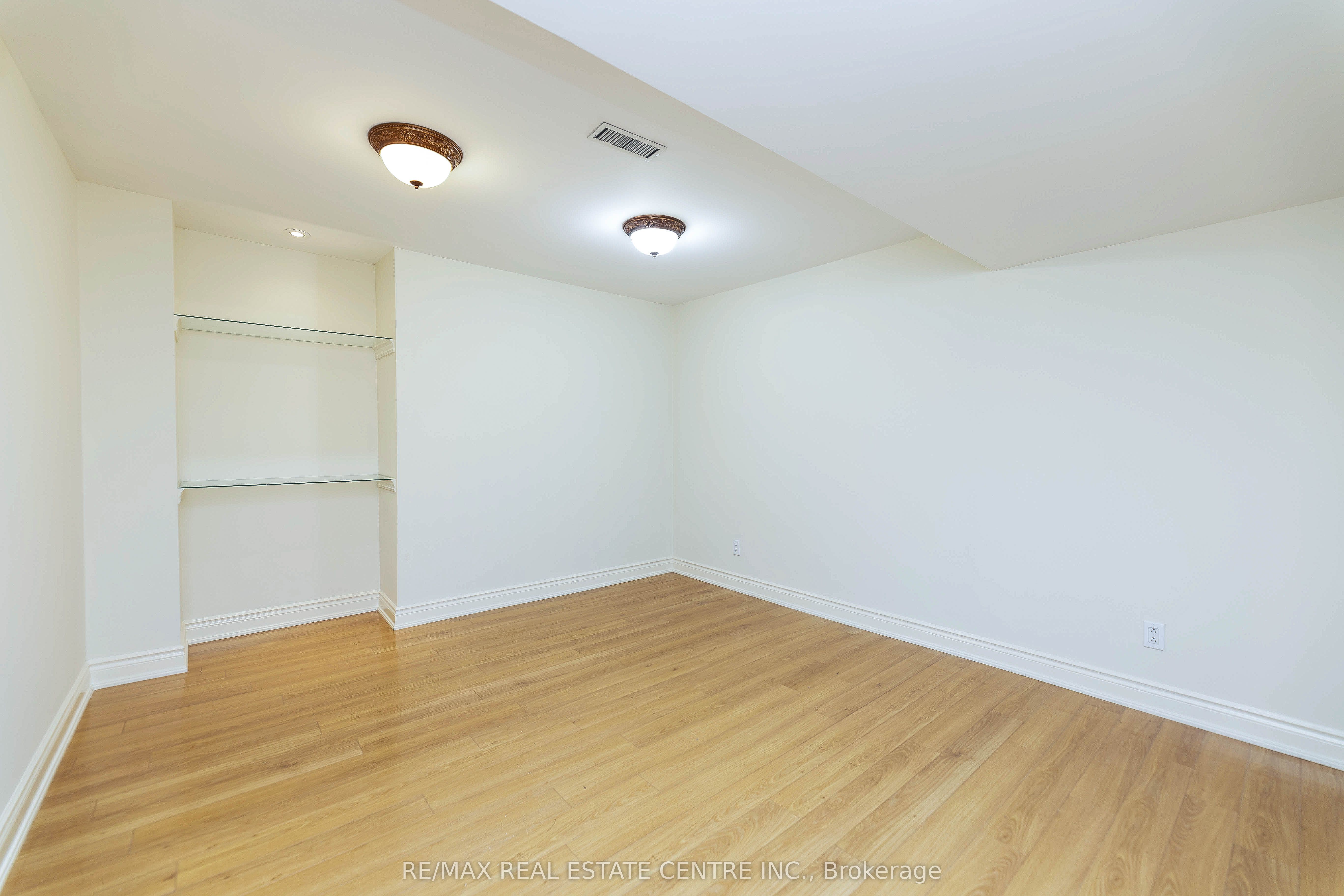645 Cranleigh Court