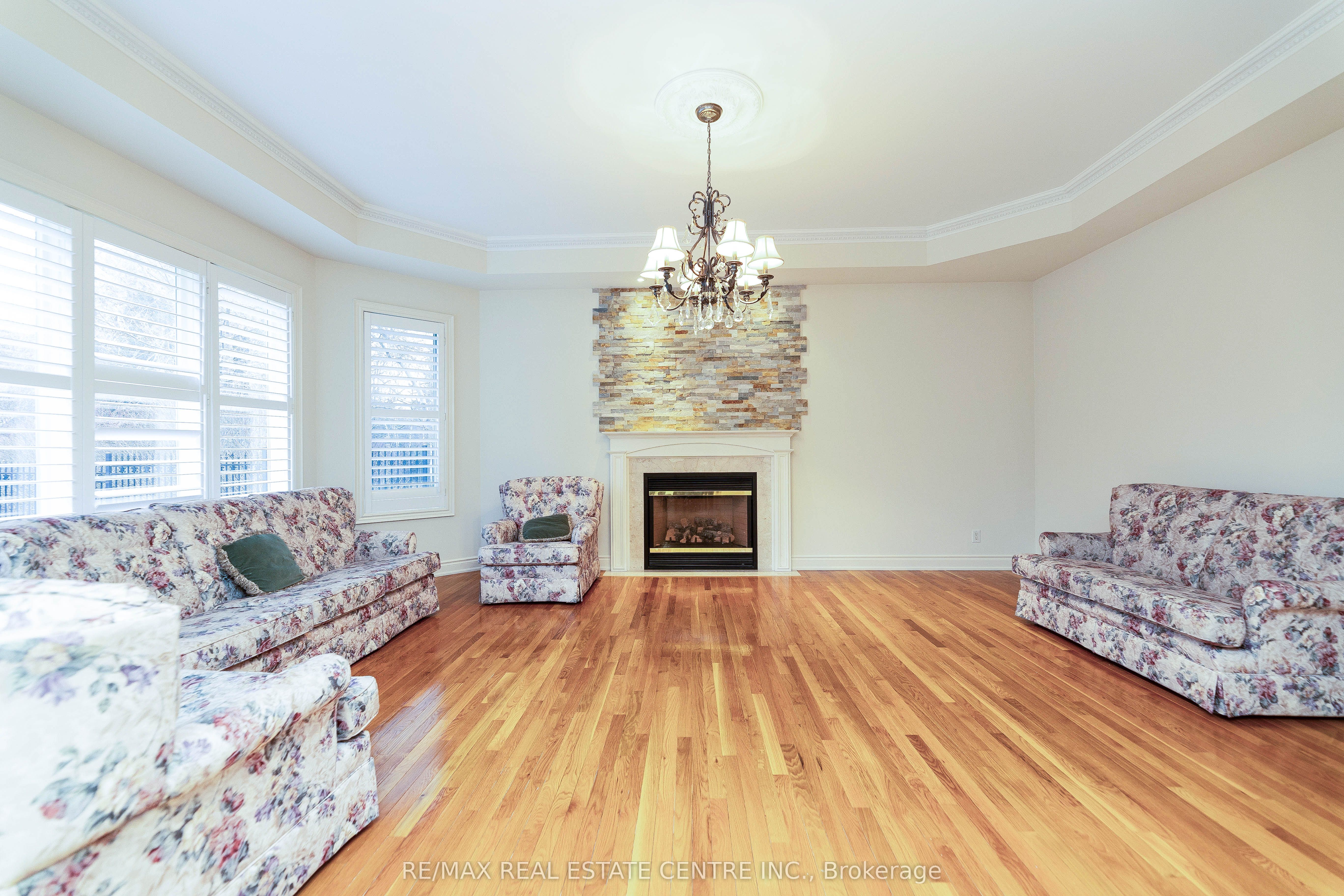 645 Cranleigh Court