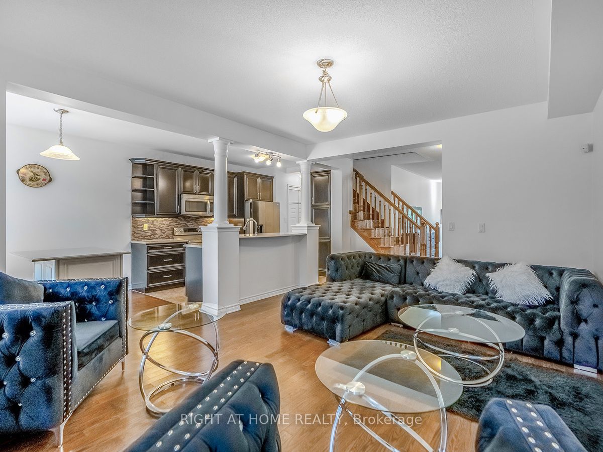 653 Langholm Street