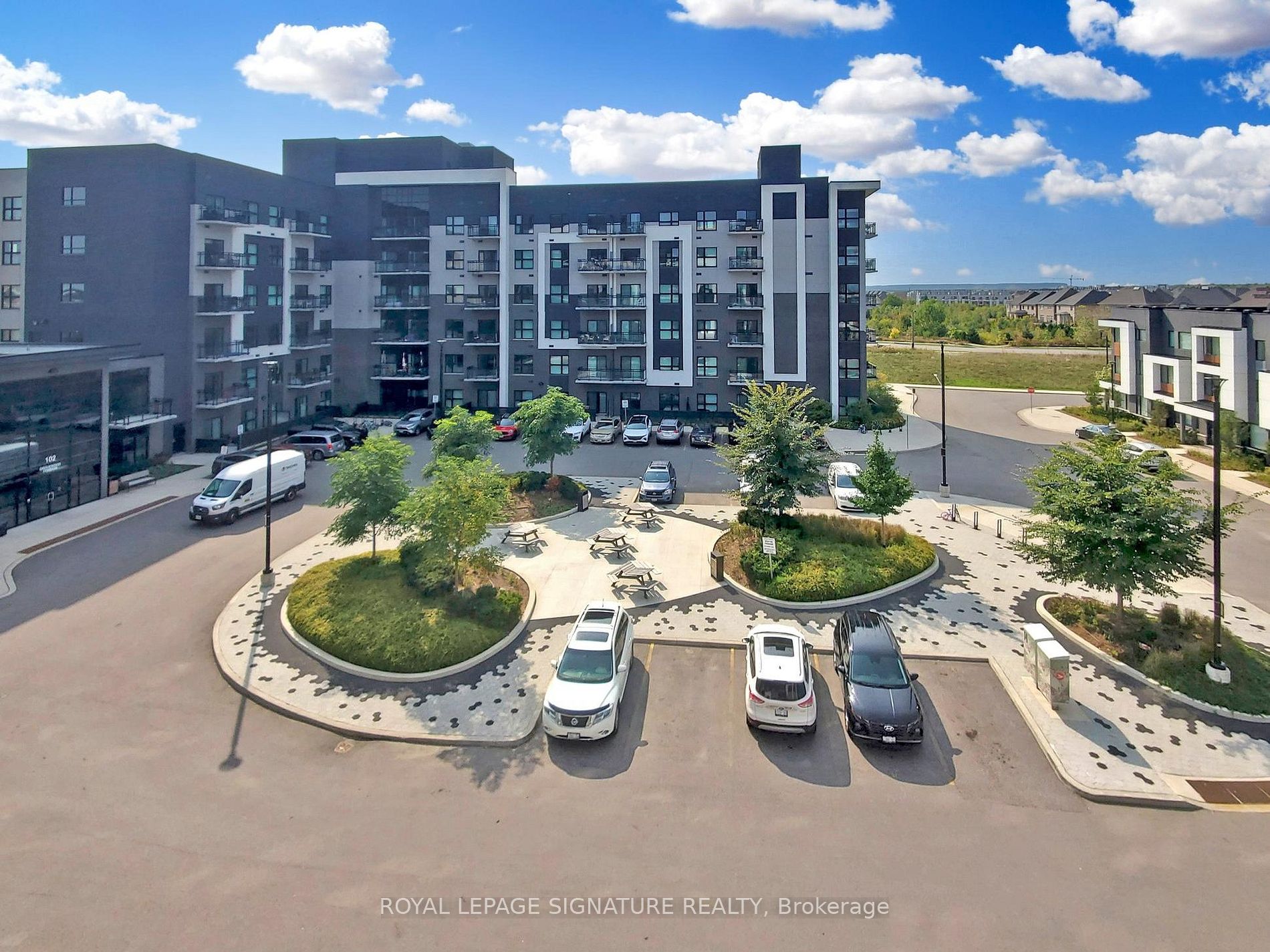 102 Grovewood Common, #405