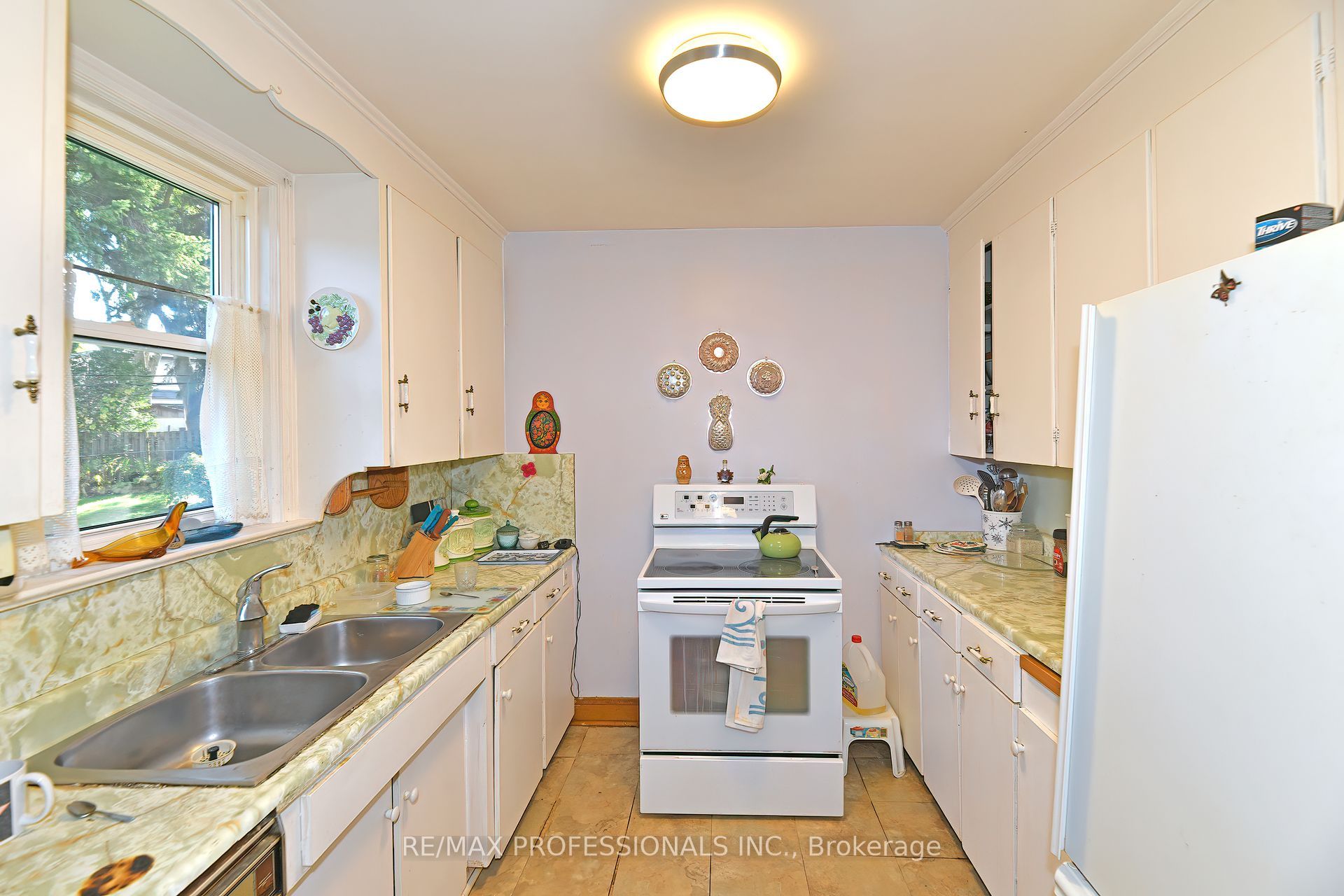 3 Sunset Avenue
